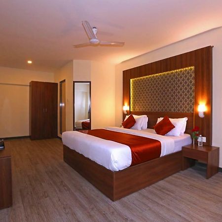 Hotel Shantidoot, Dadar Mālād Buitenkant foto