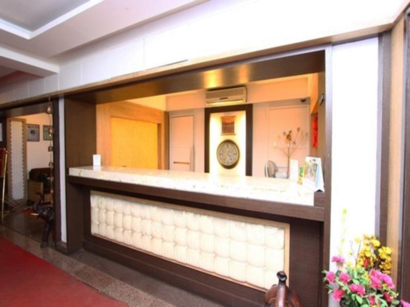 Hotel Shantidoot, Dadar Mālād Buitenkant foto